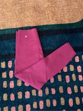 Lululemon Glow Up Super-High-Rise Tight 25”, Size 10